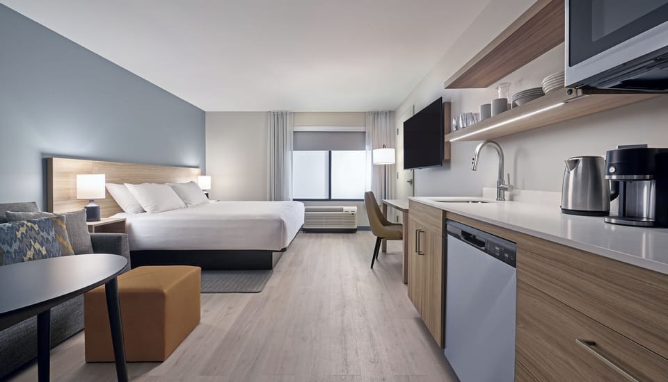 Studio Suite, 1 King Bed with Sofa bed (Accessible Bathtub) | Desk, laptop workspace, blackout drapes, iron/ironing board