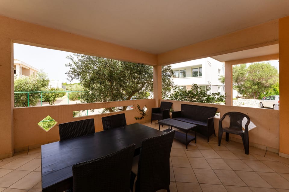 Apartment, 3 Bedrooms, Balcony, Garden View | Living room