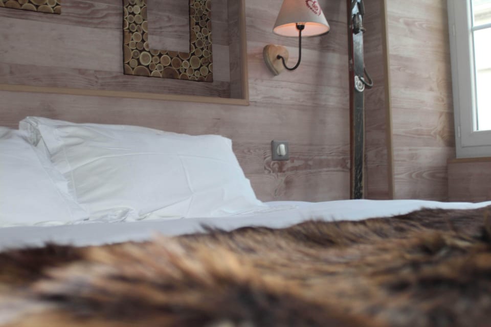 Superior Double Room | Individually decorated, laptop workspace, soundproofing, free WiFi