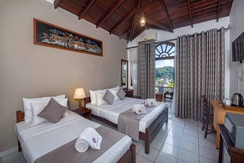 Deluxe Double Room, Balcony, Lake View | Laptop workspace, free WiFi