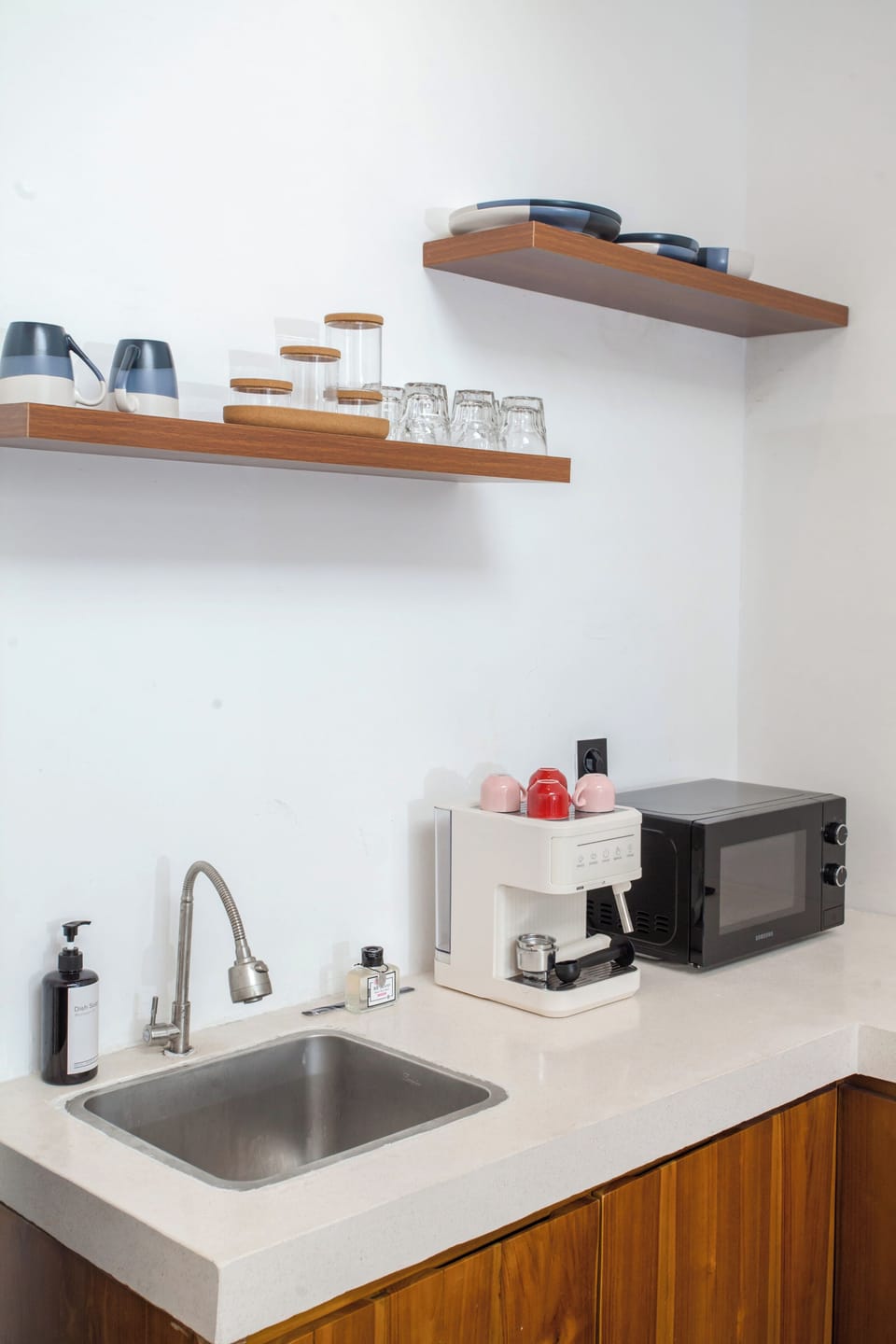 Family Villa, Garden View | Private kitchen | Full-size fridge, microwave, oven, stovetop