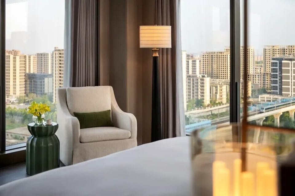 Executive Suite, 1 King Bed | Minibar, in-room safe, desk, laptop workspace