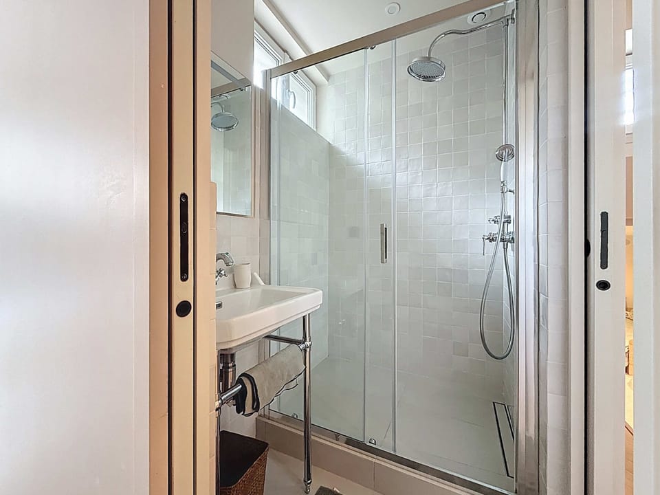 Salle de douche sans toilette