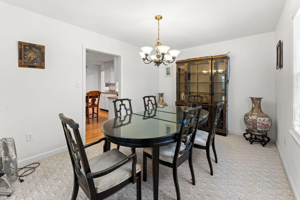formal Dining area with seating for 6