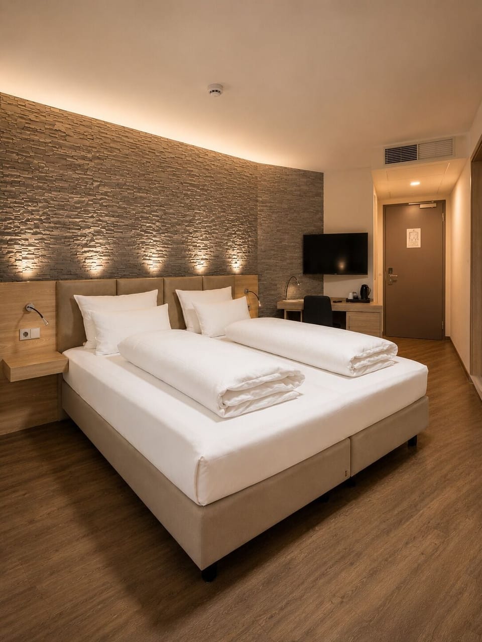 Family Quadruple Room, Multiple Beds, Non Smoking, Private Bathroom | In-room safe, desk, laptop workspace, free WiFi