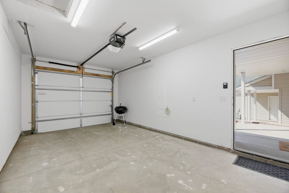 Floor, Indoors, Lamp, Flooring, Garage