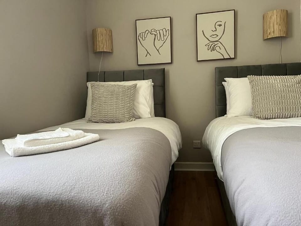 3 bedrooms, iron/ironing board, free WiFi, bed sheets