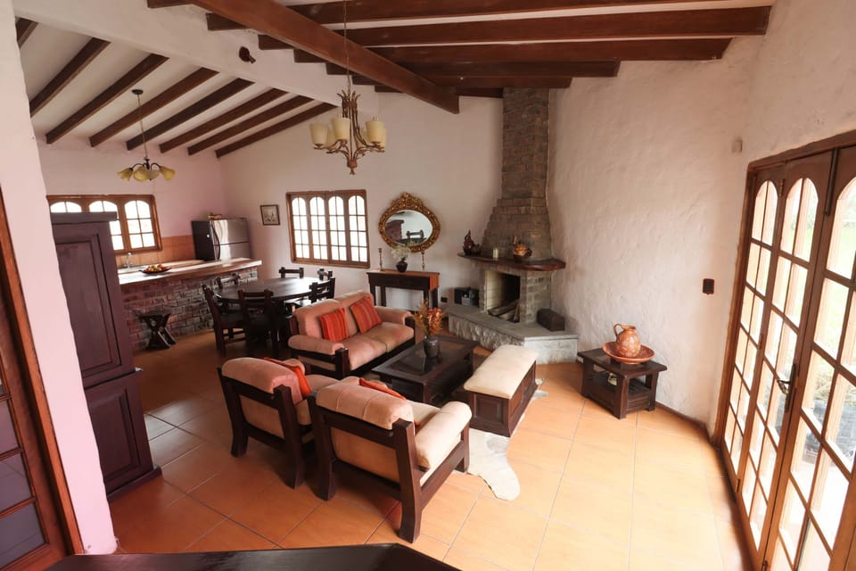 House | 12 bedrooms, high-speed internet
