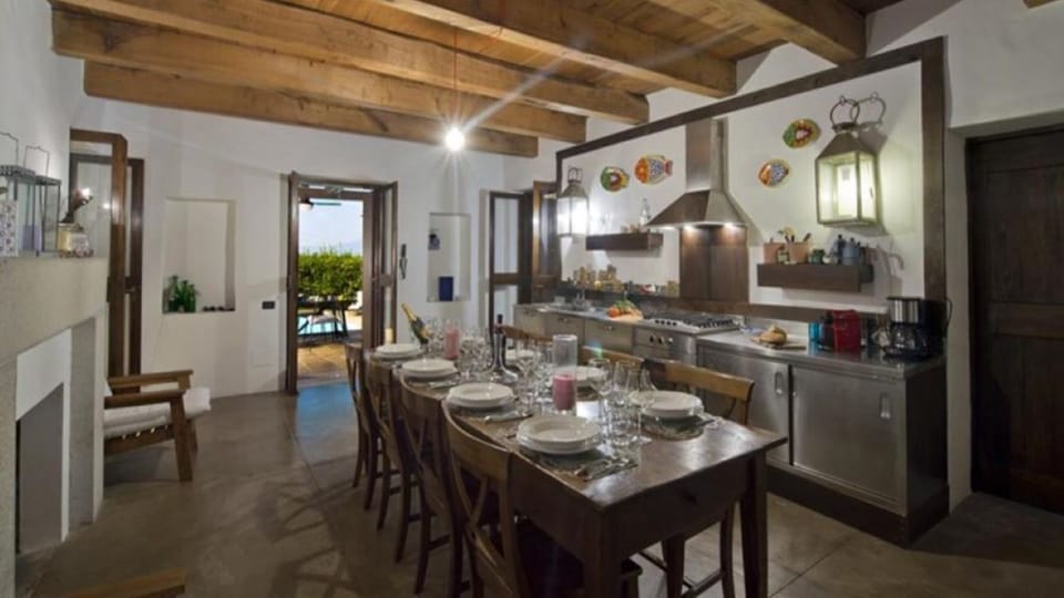 Luxury Villa, Sea View | Dining