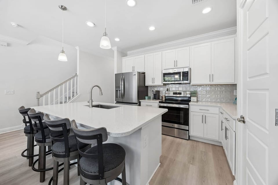 3462 1st Ave - Full Kitchen 1