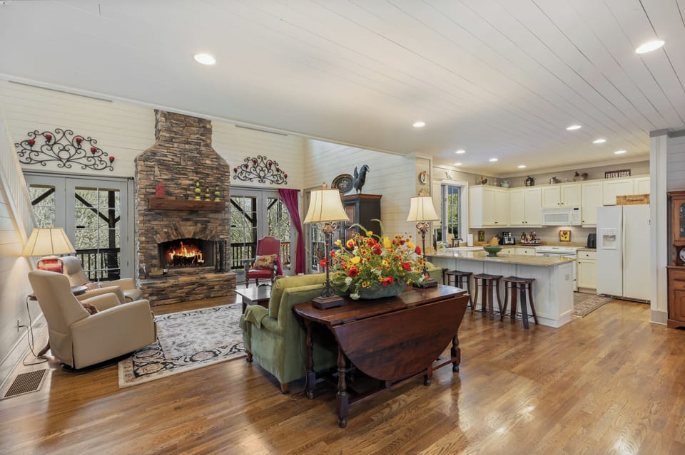 Entry/Livingroom