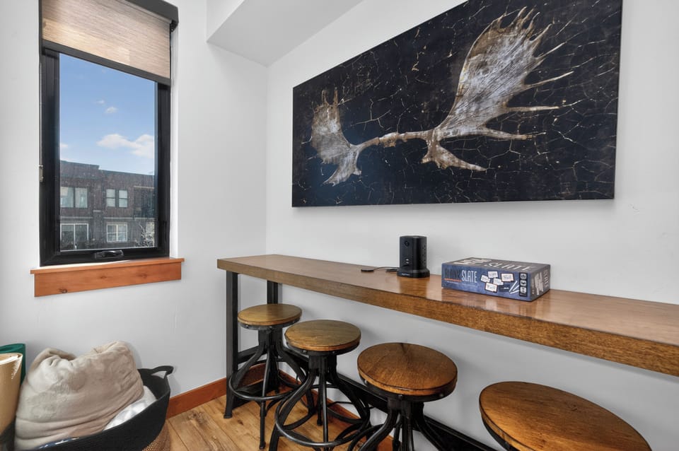 Your own dining area—perfect for morning coffee or catching up on work while city views inspire you.