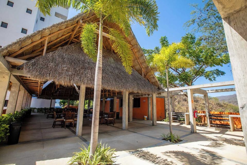 En el sitio,Alrededores,Area de estar,Área para café / té,Área y comodidades,Fachada / Terraza,Hora del día,Pátio,Sala de Estar,Ubicación,Vista (de la propiedad / habitación)