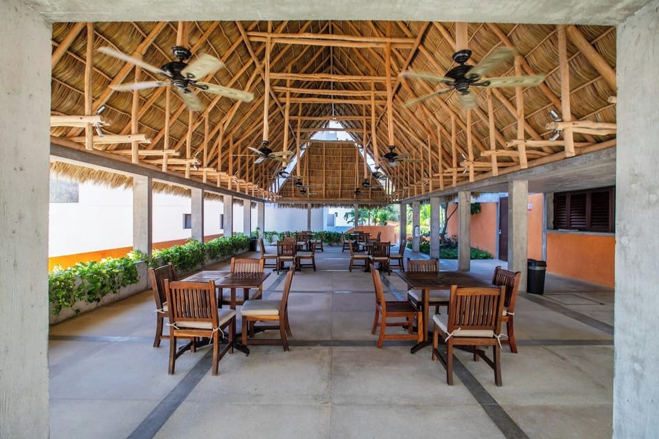En el sitio,Alrededores,Area de estar,Área para café / té,Área y comodidades,Fachada / Terraza,Hora del día,Pátio,Sala de Estar,Ubicación,Vista (de la propiedad / habitación)