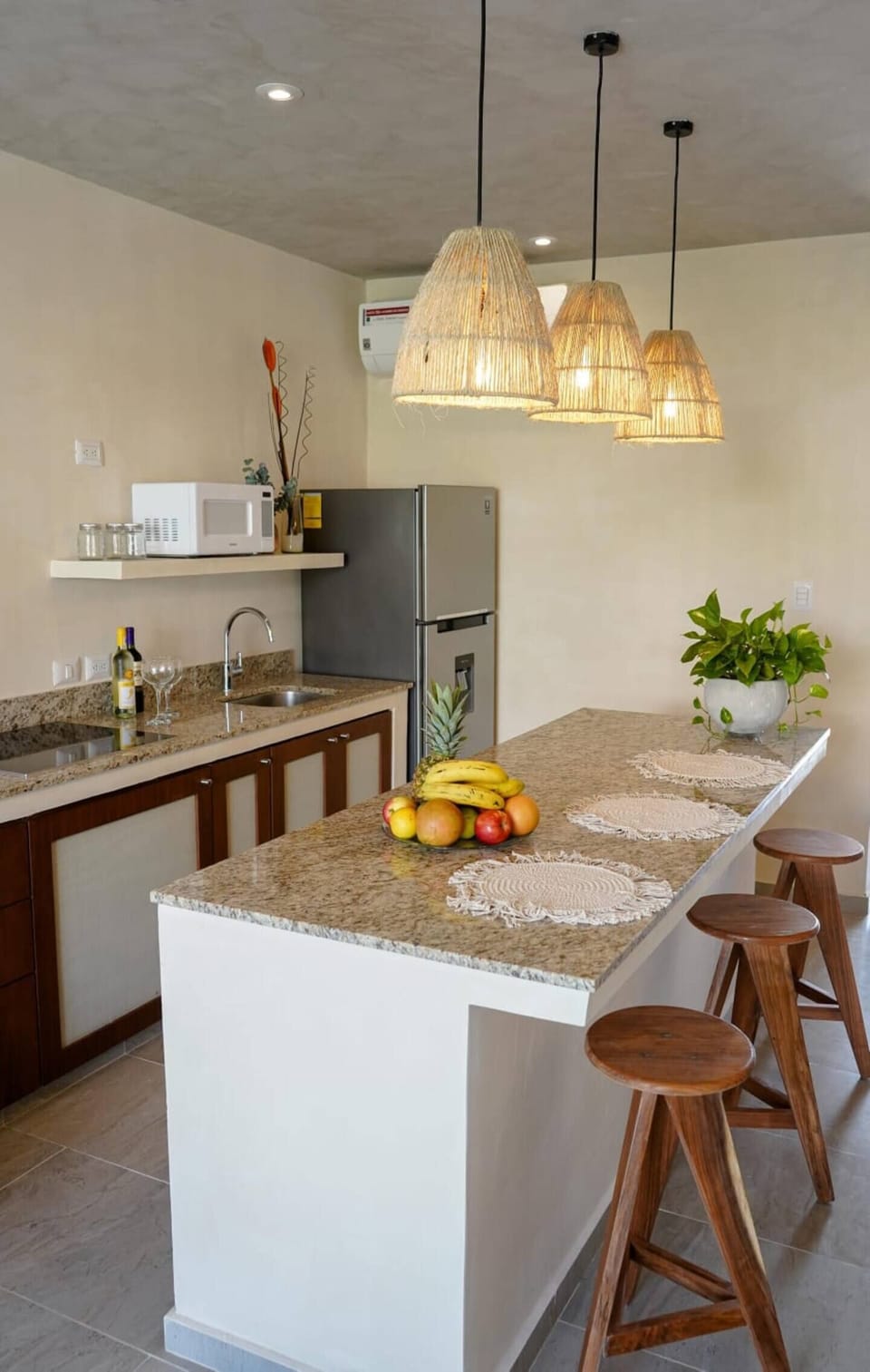 En el sitio,Area de estar,Área para café / té,Área y comodidades,Cocina o kitnet,Detalle decorativo,Ubicación,Vista (de la propiedad / habitación)