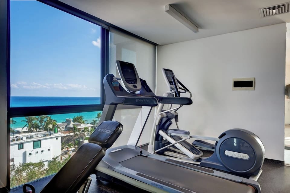 En el sitio,Actividades,Area de estar,Área y comodidades,Deportes,Gimnasio / Espacio Fitness,Hora del día,Punto de referencia cerca,Ubicación,Vista del punto de referencia