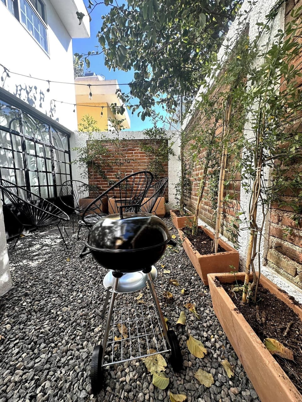 En el sitio,Area de estar,Área para café / té,Área y comodidades,Dia,Hora del día,Paisaje natural,Pátio,Sala de Estar,Ubicación,Vista (de la propiedad / habitación),Vista del Jardín