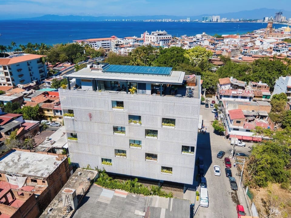 En el sitio,Alrededores,Punto de referencia cerca,Ubicación,Vista (de la propiedad / habitación),Vista de la ciudad,Vista del punto de referencia,Vista panorámica