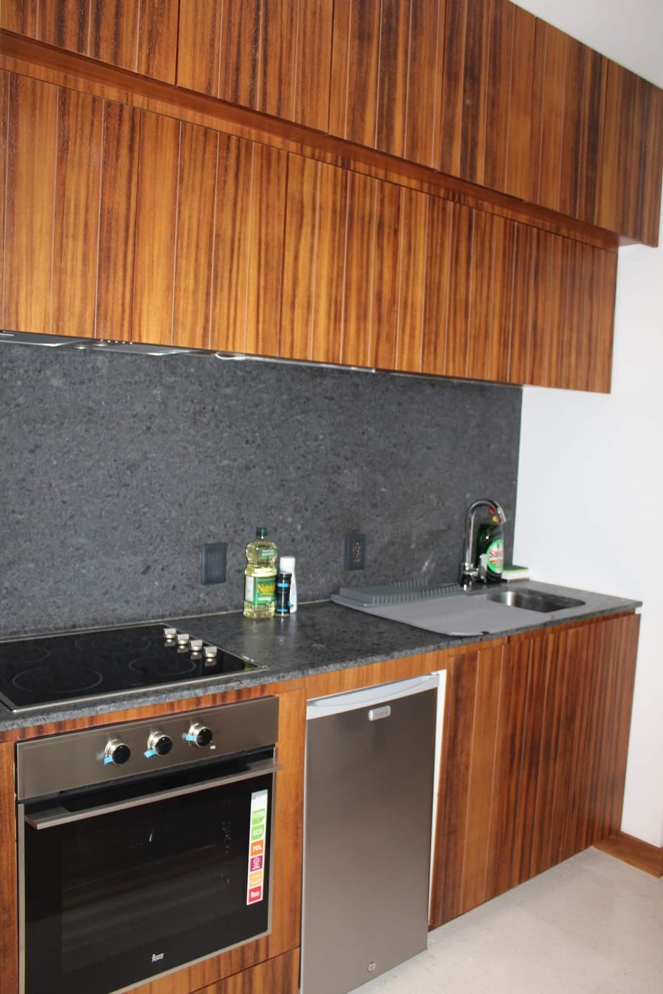 En el sitio,Alrededores,Area de estar,Área para café / té,Área y comodidades,Cocina o kitnet,Detalle decorativo,Ubicación,Vista (de la propiedad / habitación)