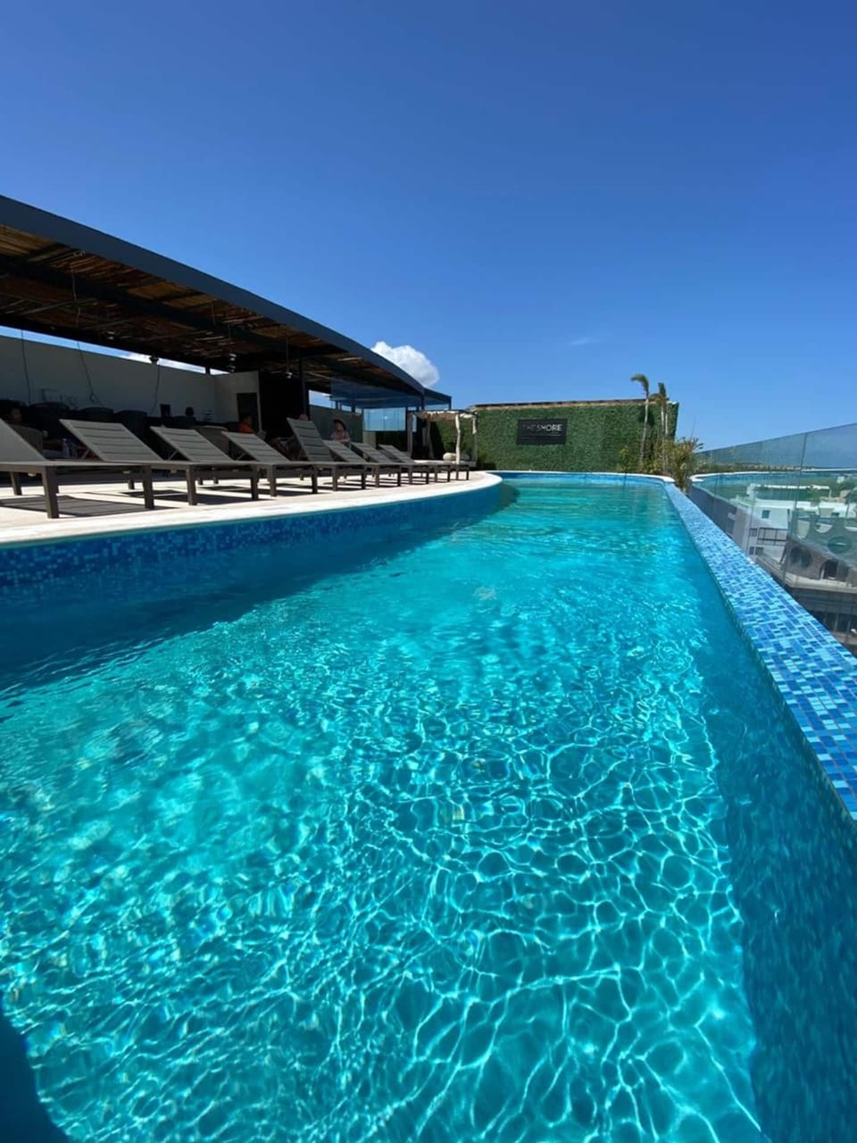 En el sitio,Alrededores,Area de estar,Área para café / té,Área y comodidades,Fachada / Terraza,Hora del día,Pátio,Piscina,Punto de referencia cerca,Ubicación,Vista (de la propiedad / habitación),Vista de la ciudad,Vista del punto de referencia,Vista