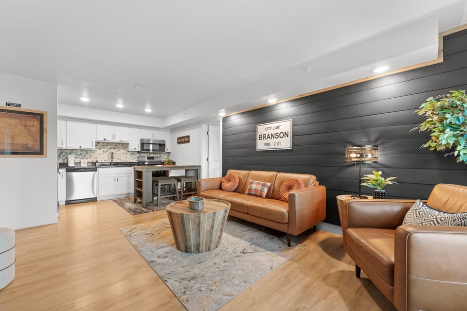Condo, 2 Bedrooms | Living area