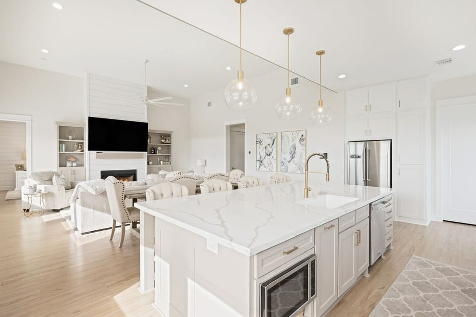 House, 4 Bedrooms | Private kitchen | Fridge, coffee/tea maker, toaster