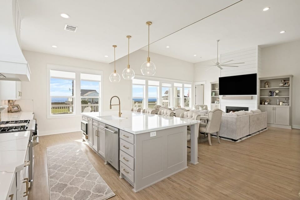 House, 4 Bedrooms | Private kitchen | Fridge, coffee/tea maker, toaster