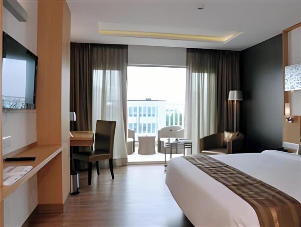 Deluxe Double Room, City View | WiFi (free)