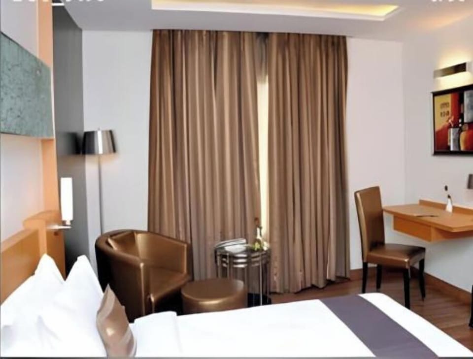 Deluxe Double Room, City View | WiFi (free)