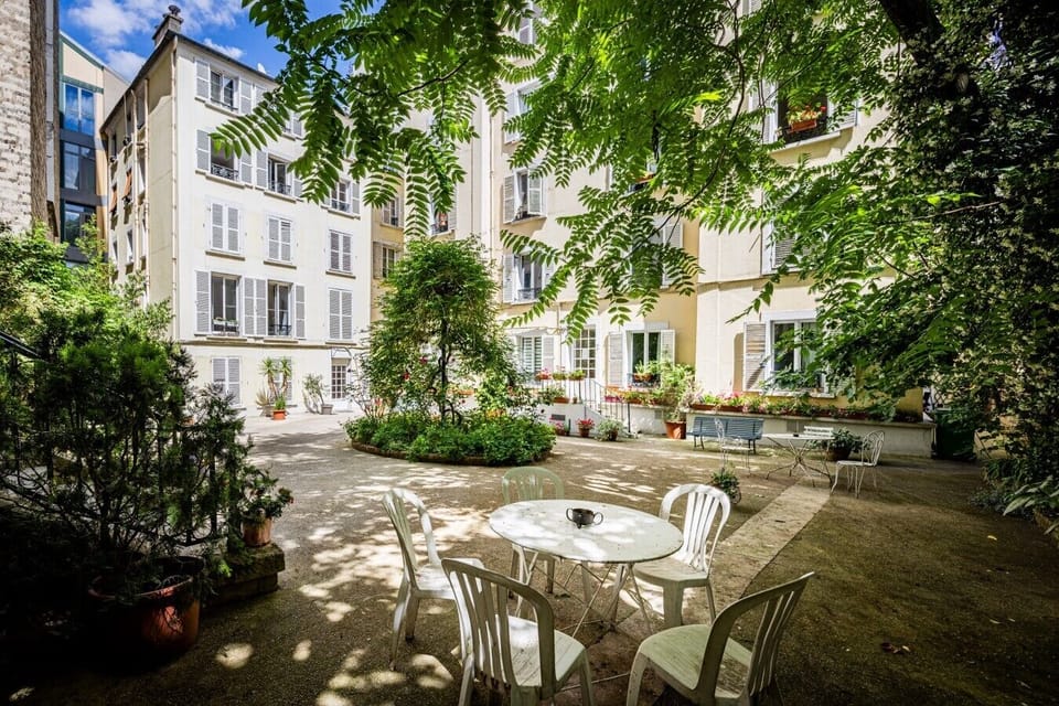 Rue Houdon, 75018 Paris-11