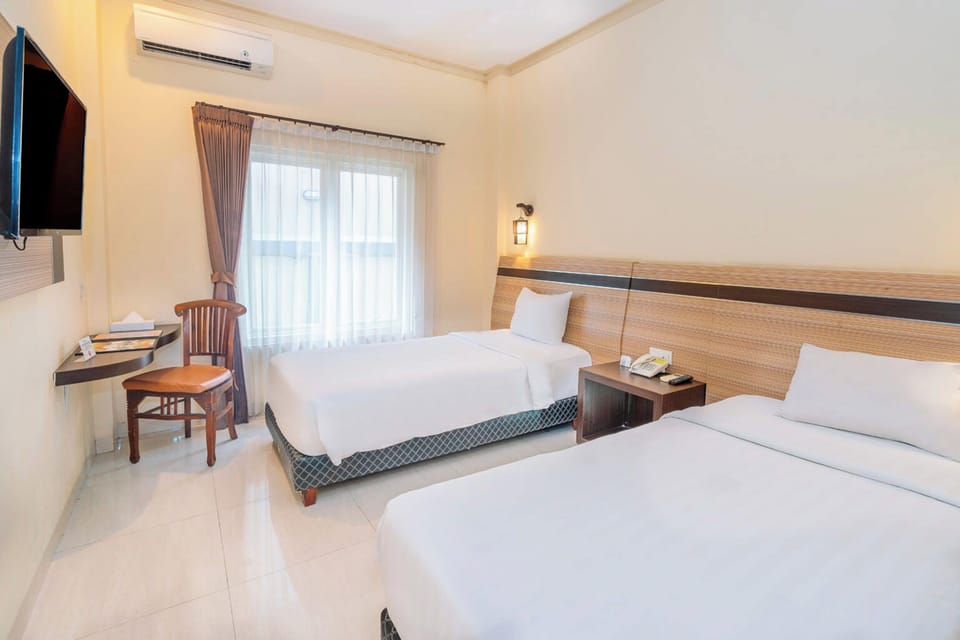Superior Twin Room | Desk, WiFi (free), bed sheets