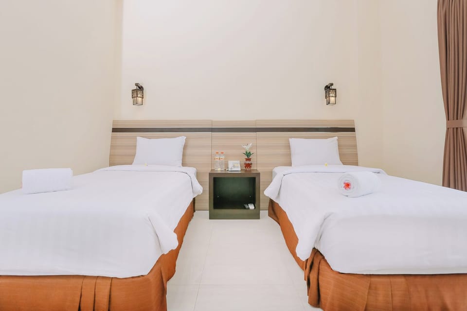 Superior Twin Room | Desk, WiFi (free), bed sheets