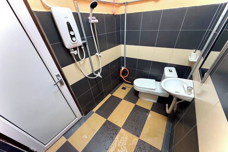 Shower, free toiletries, hair dryer (on request), towels