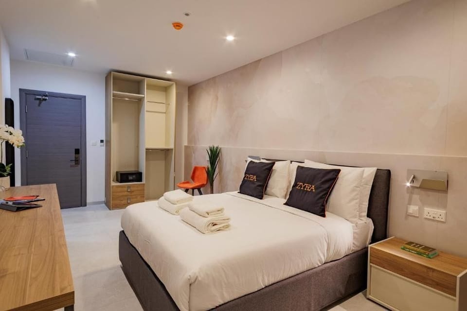 In-room safe, laptop workspace, blackout drapes, free WiFi