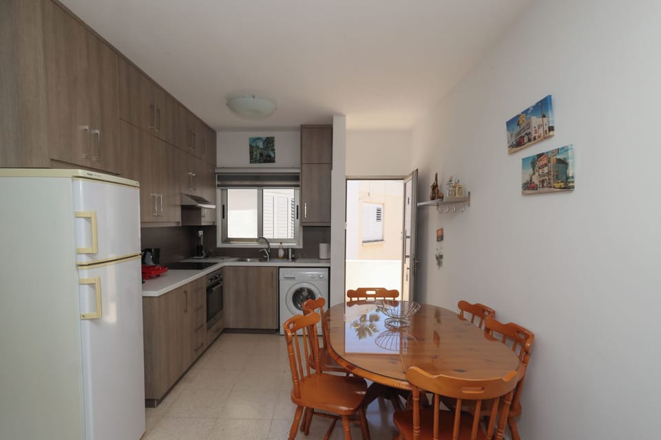 Apartment, Balcony | Private kitchen