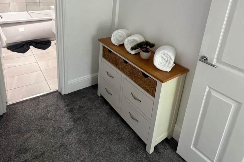 Apartment Sleeps 6 Near Southampton City Centre Apartment in Southampton