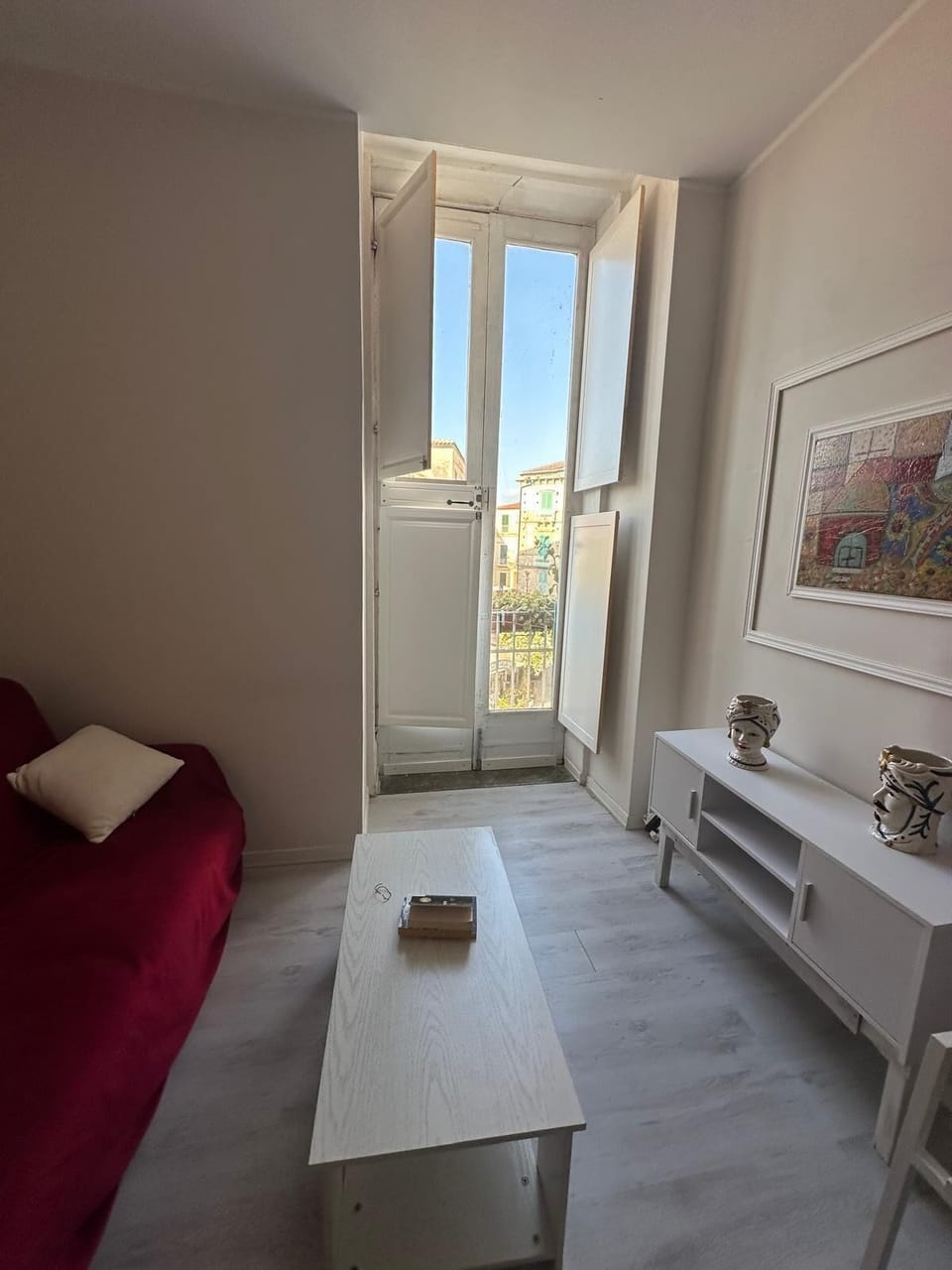 Comfort Apartment, City View | Living area