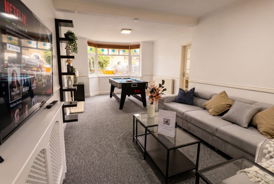 Movie night meets game night with Netflix and a pool table at your fingertips.