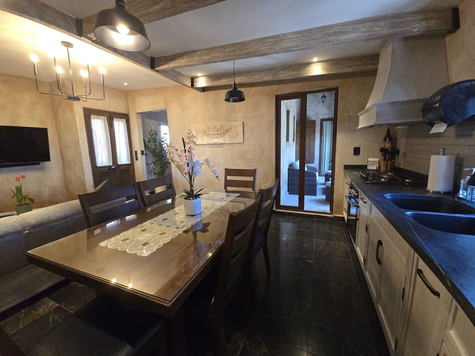 Family Apartment | Dining