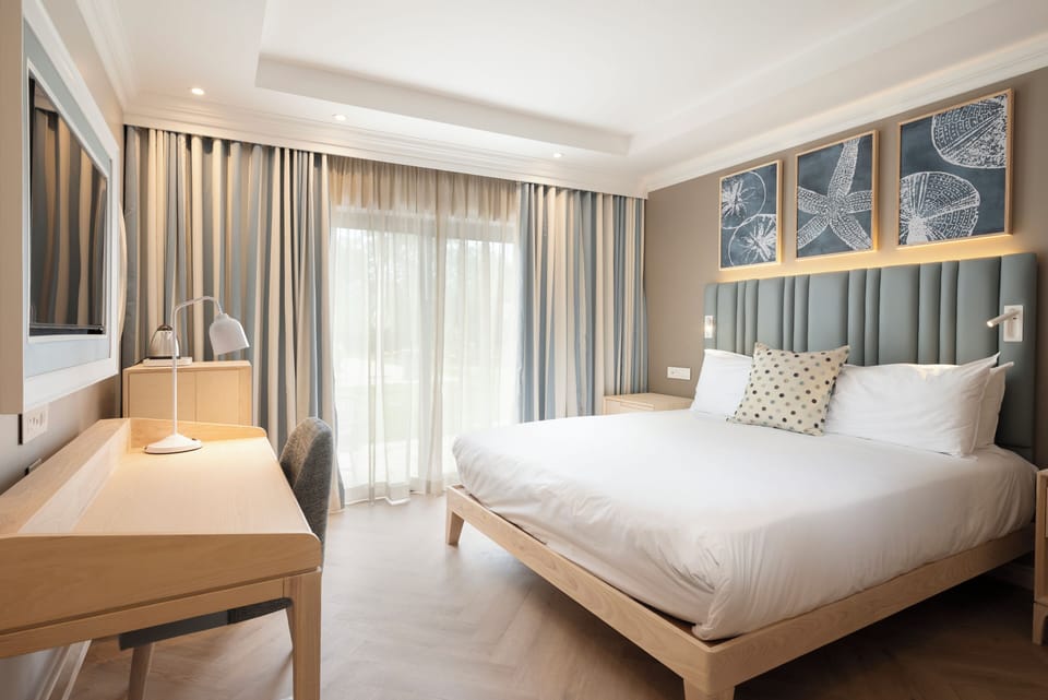 Standard Premium | Free WiFi, bed sheets