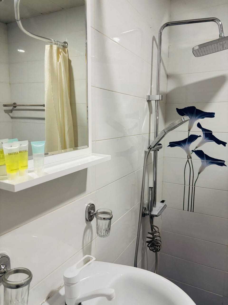 Classic Single Room, City View | Bathroom