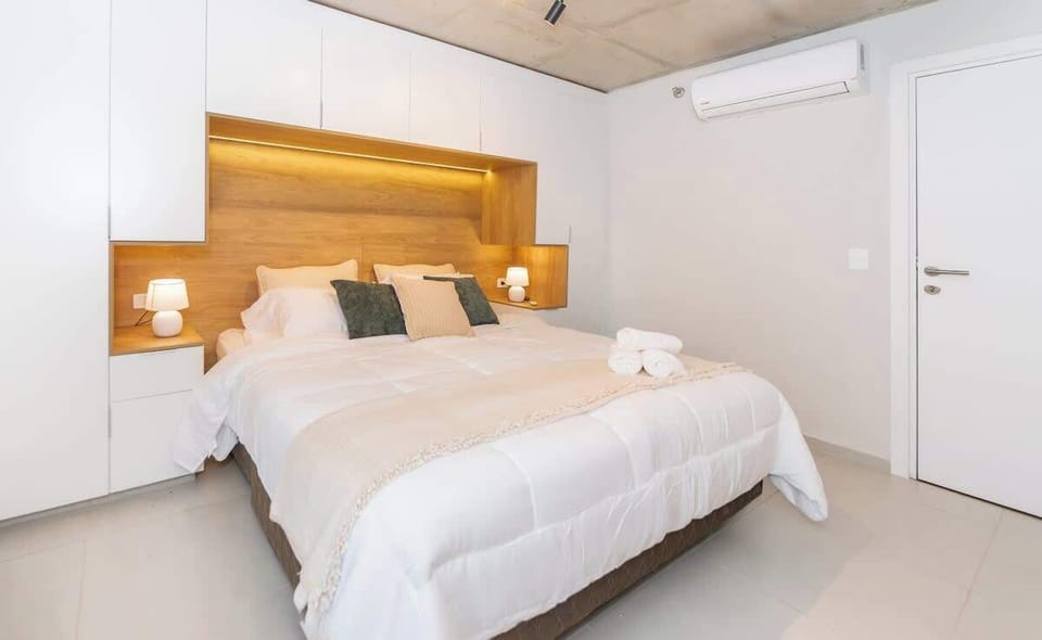 Main bedroom, alternate view