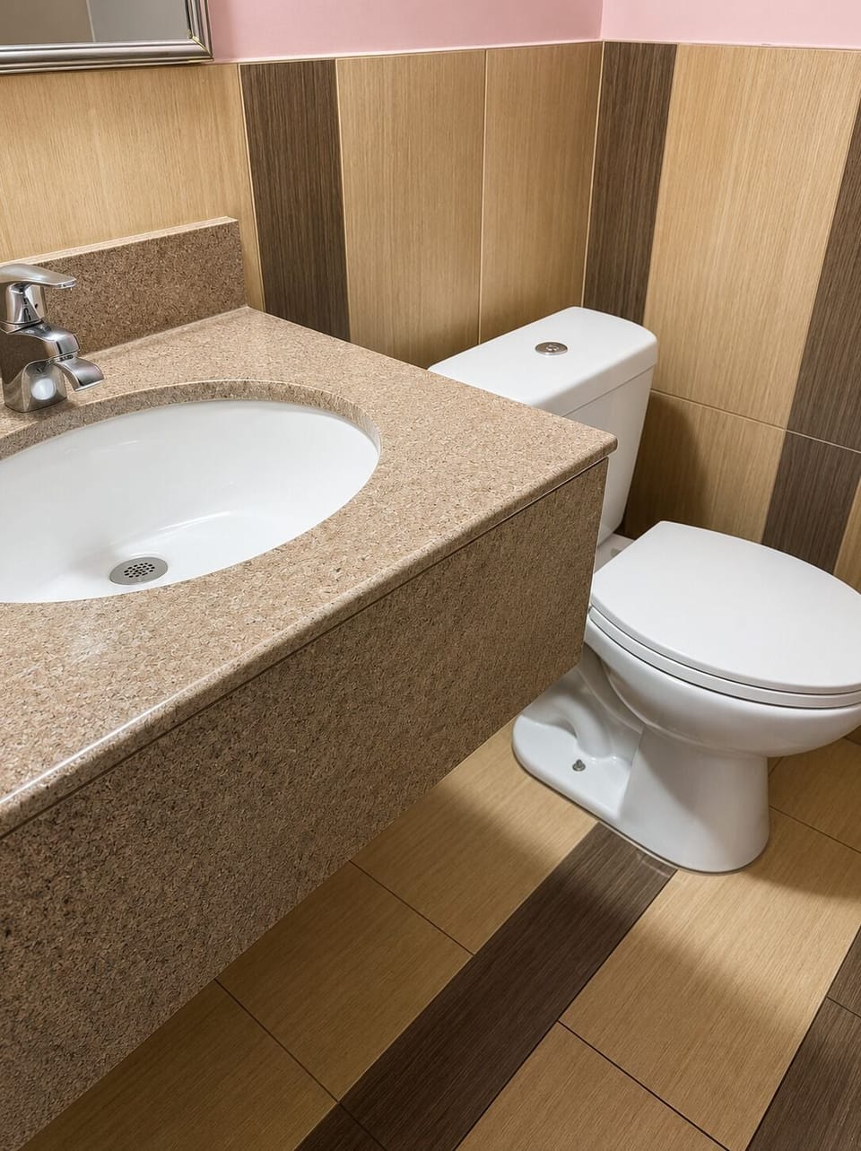 Combined shower/tub, towels, soap, toilet paper