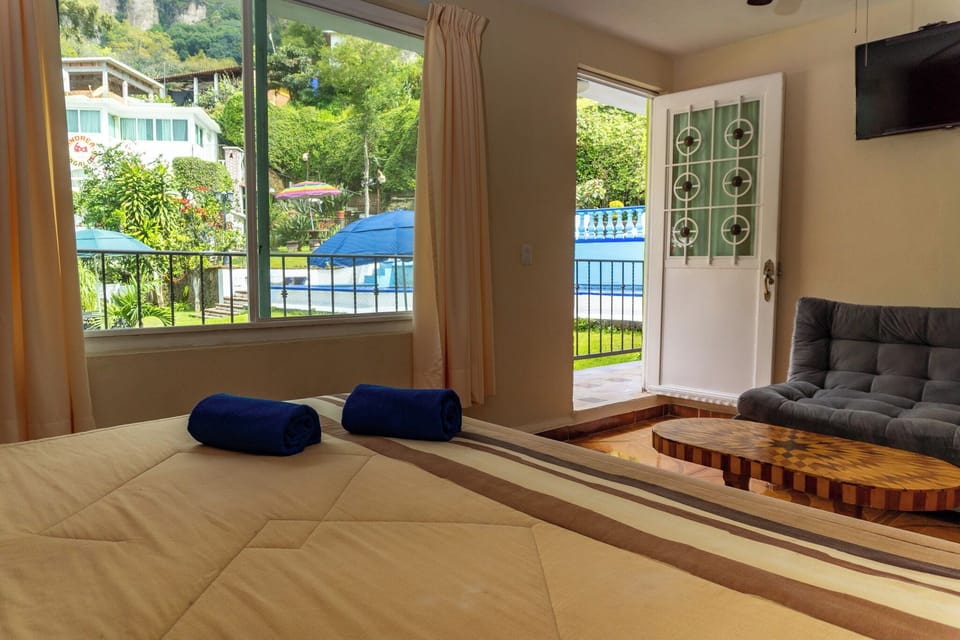 Comfort Room, Mountain View | In-room safe, WiFi (free)