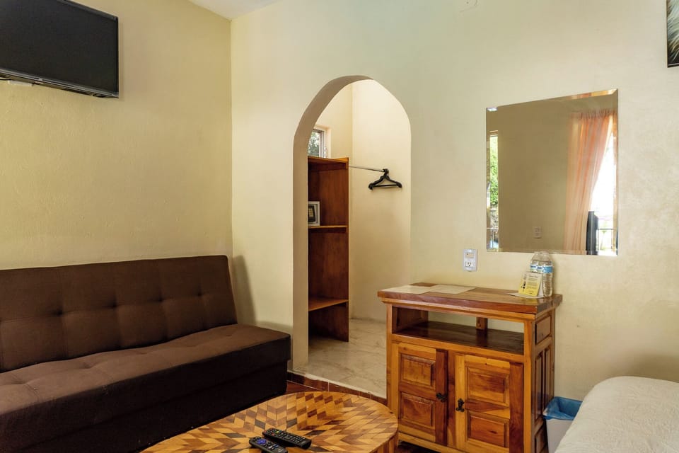 Comfort Room, Mountain View | Living area