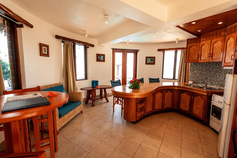 Lighthouse Villa | Premium bedding, minibar, in-room safe, blackout drapes