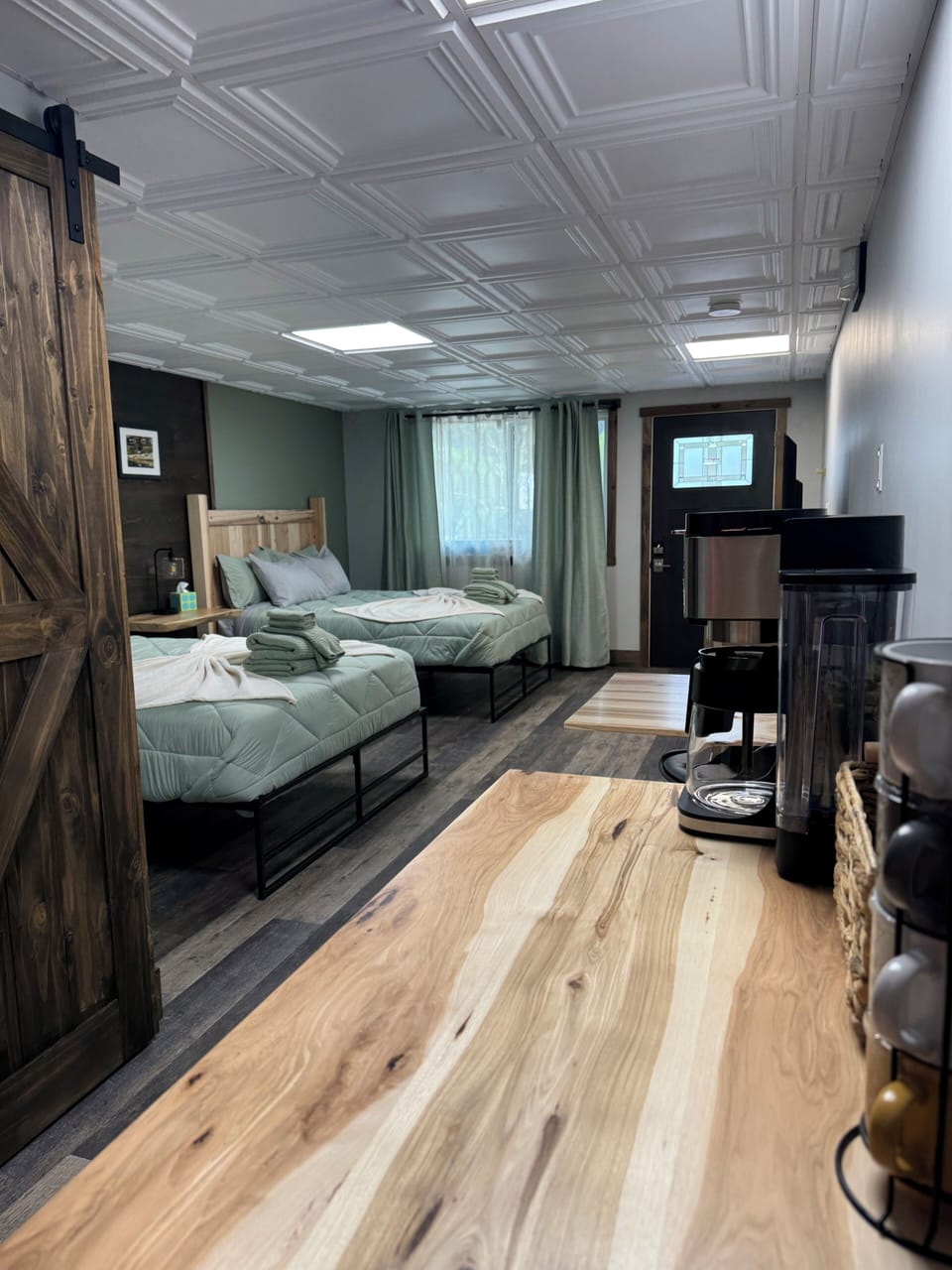 Luxury Double Room, Mountain View | Laptop workspace, blackout drapes, iron/ironing board, free WiFi