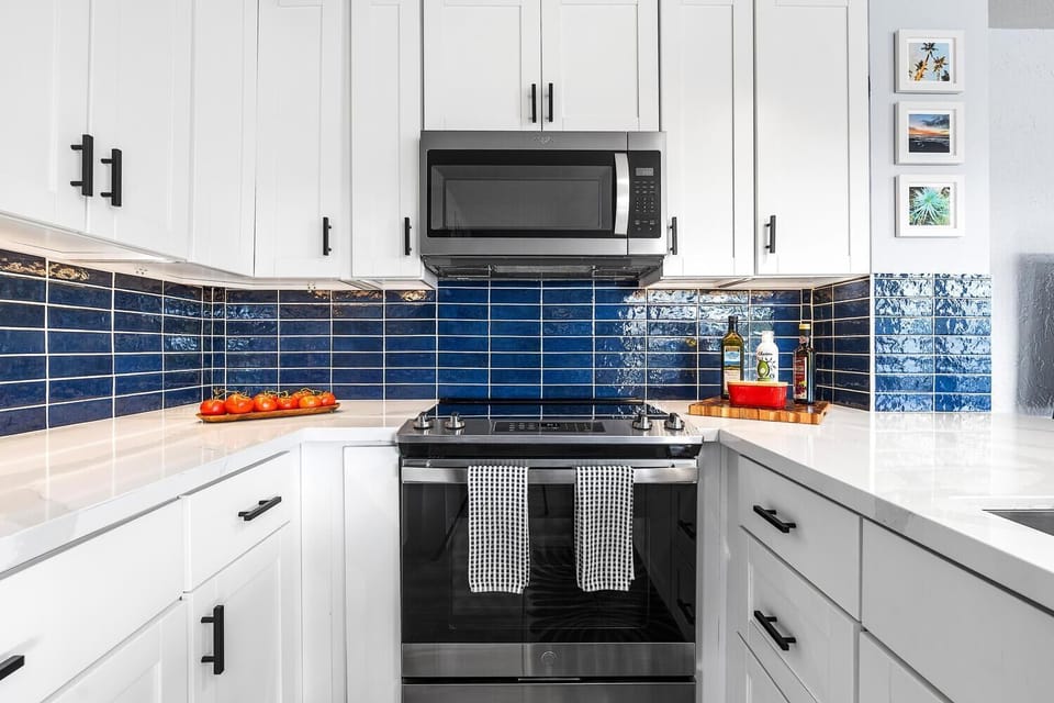 Condo, Multiple Beds (Alii Villas#221) | Private kitchen