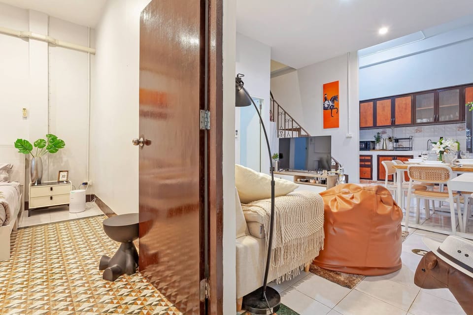 House, 3 Bedrooms, Accessible, Balcony | Living area