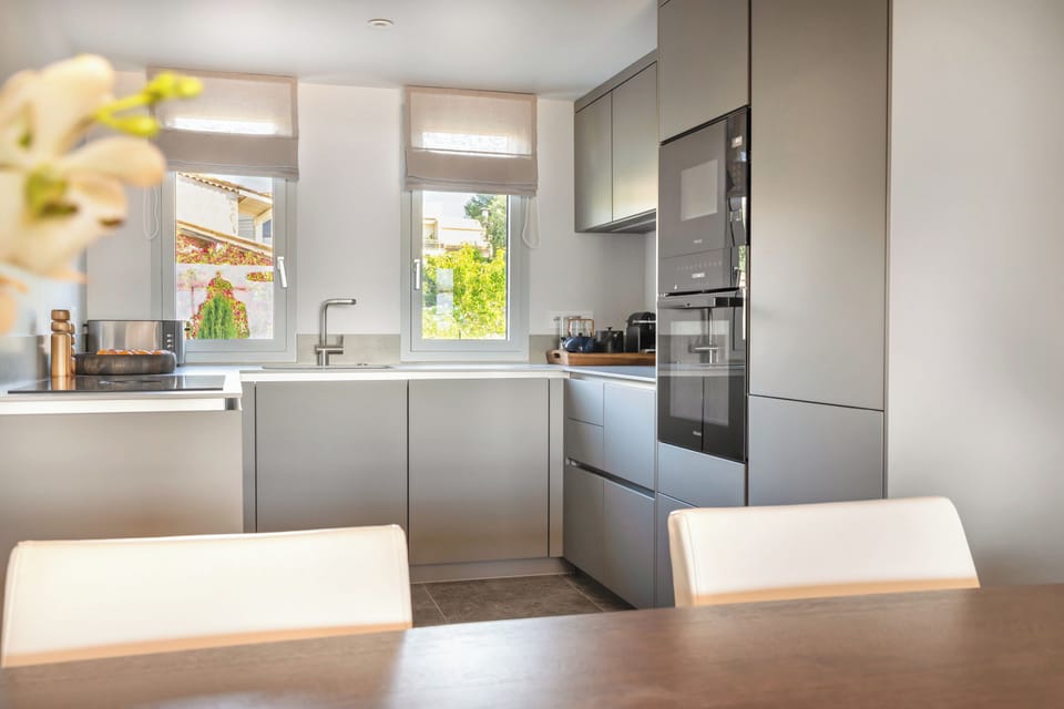 Kitchen and dining area